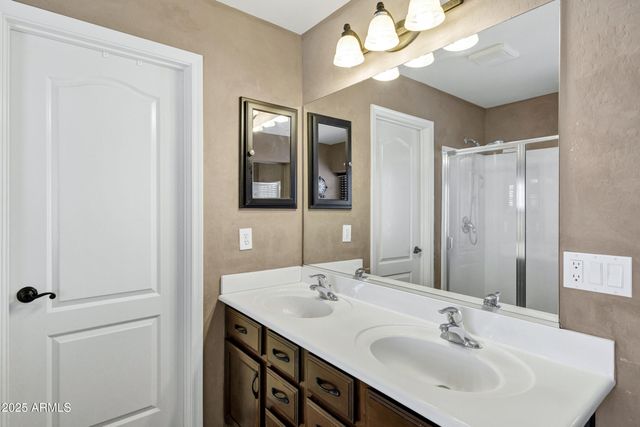 566 W LOVE Road, San Tan Valley, AZ 85143