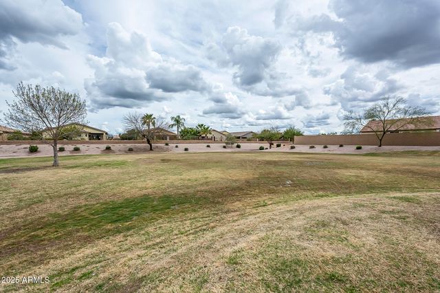 566 W LOVE Road, San Tan Valley, AZ 85143