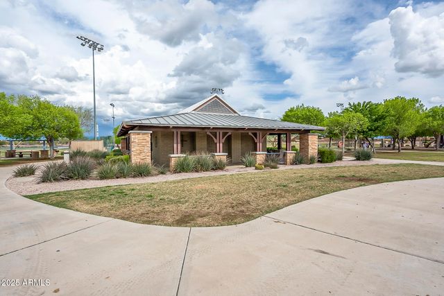 566 W LOVE Road, San Tan Valley, AZ 85143