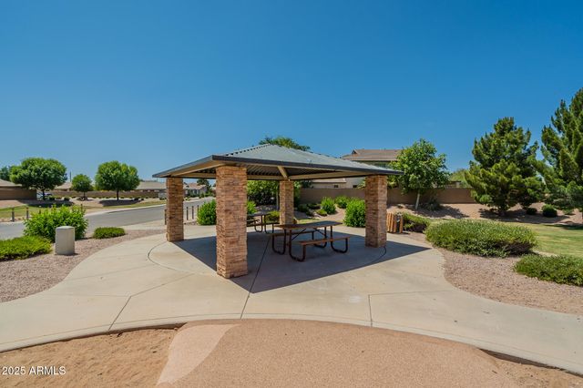 566 W LOVE Road, San Tan Valley, AZ 85143