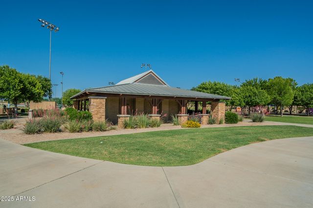 566 W LOVE Road, San Tan Valley, AZ 85143