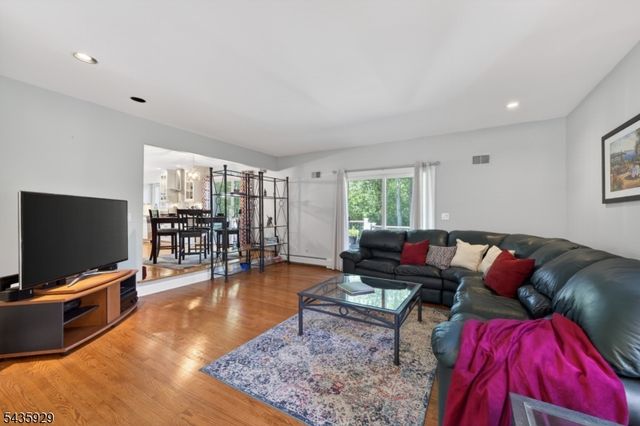 32 1St St, Florham Park Boro, NJ 07932