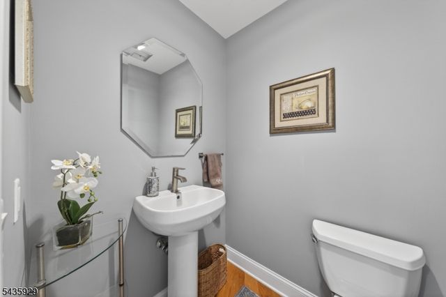 32 1St St, Florham Park Boro, NJ 07932