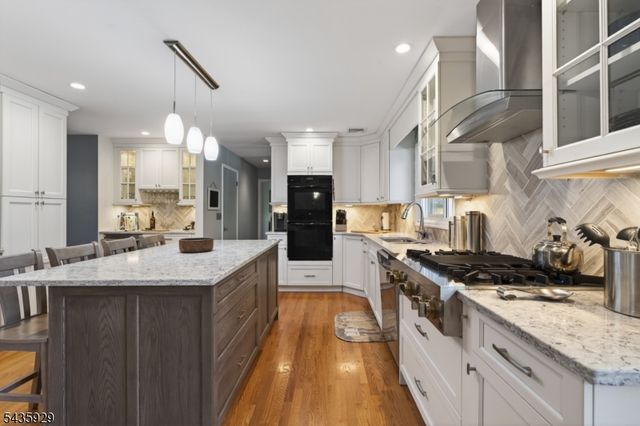 32 1St St, Florham Park Boro, NJ 07932