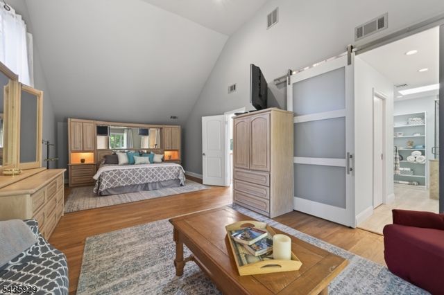 32 1St St, Florham Park Boro, NJ 07932