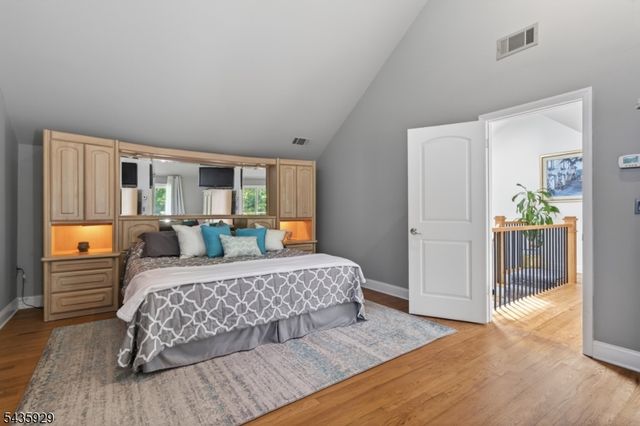 32 1St St, Florham Park Boro, NJ 07932