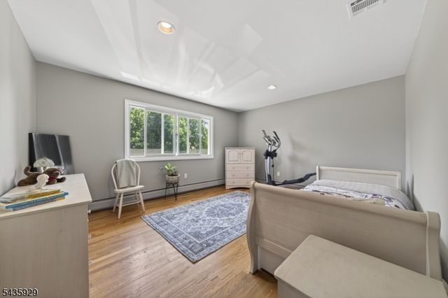 32 1St St, Florham Park Boro, NJ 07932