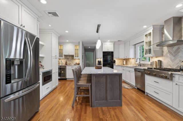 32 1St St, Florham Park Boro, NJ 07932