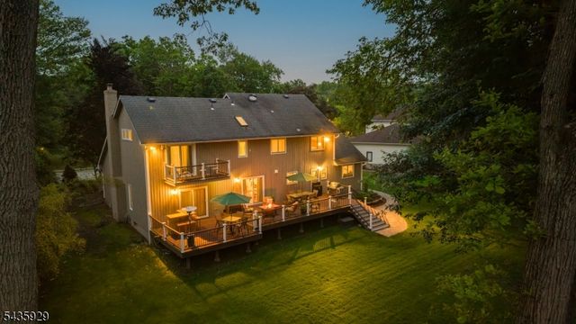 32 1St St, Florham Park Boro, NJ 07932