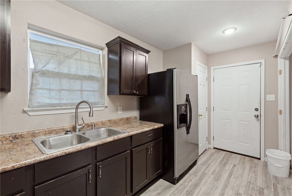 1511 W 28th St, Bryan, TX 77803 — photo 5