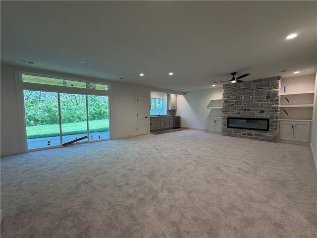 22415 W 89th Terrace, Lenexa, KS 66227