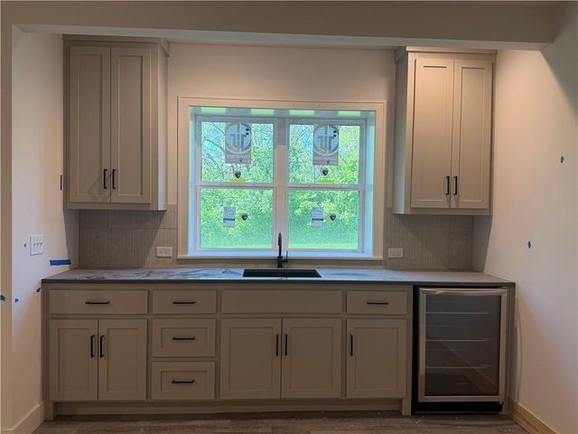 22415 W 89th Terrace, Lenexa, KS 66227