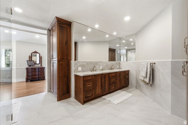1756 S STONE HOLLOW DR, Bountiful, UT 84010