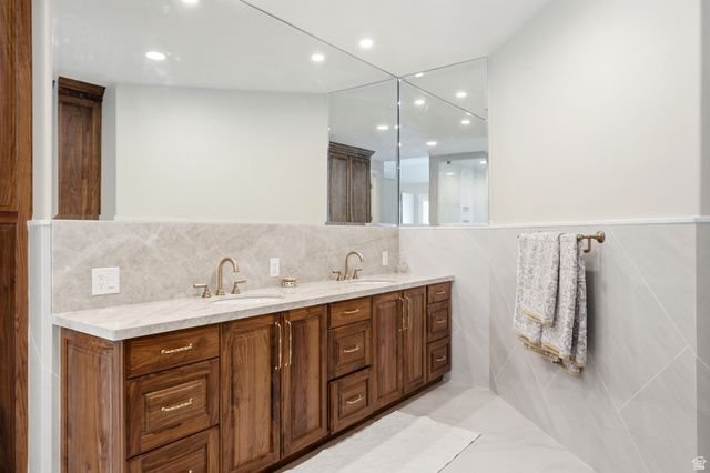 1756 S STONE HOLLOW DR, Bountiful, UT 84010