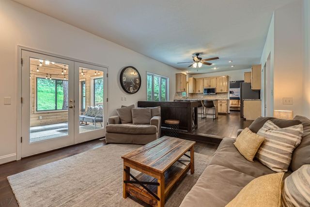 14925 Oak Ridge Court W, Burnsville, MN 55306