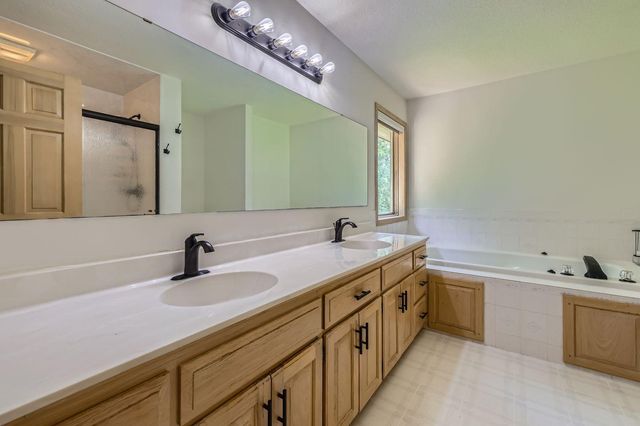 14925 Oak Ridge Court W, Burnsville, MN 55306