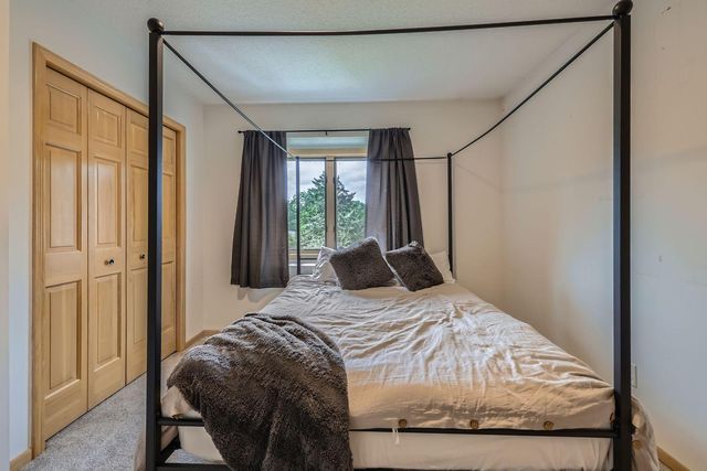 14925 Oak Ridge Court W, Burnsville, MN 55306