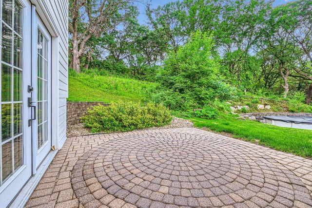 14925 Oak Ridge Court W, Burnsville, MN 55306