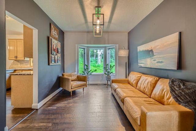 14925 Oak Ridge Court W, Burnsville, MN 55306