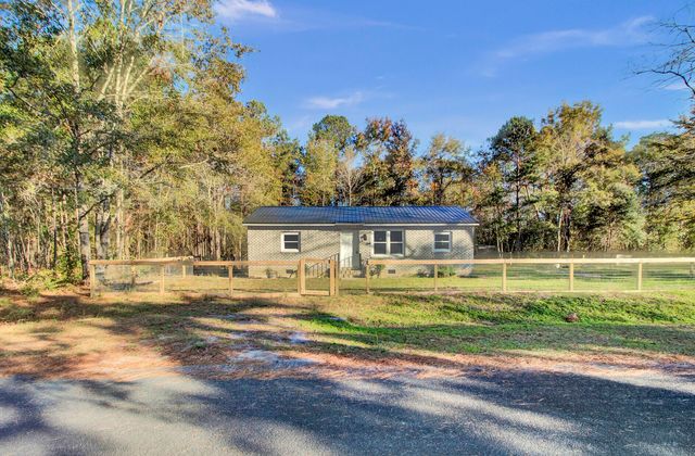1243 Pineville Circle, Pineville, SC 29468
