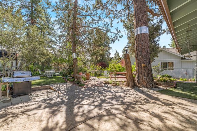 1018 Feather Mountain Drive, Big Bear, CA 92314