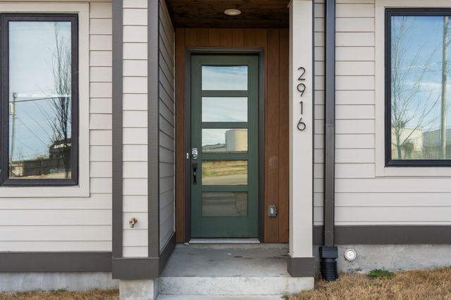 2916 Harlin Dr, Nashville, TN 37211