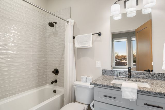 2916 Harlin Dr, Nashville, TN 37211