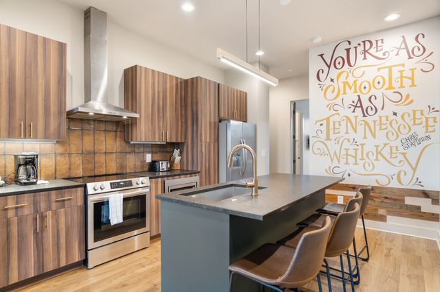 2916 Harlin Dr, Nashville, TN 37211