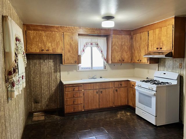 745 Hacienda Ave, San Lorenzo, CA 94580