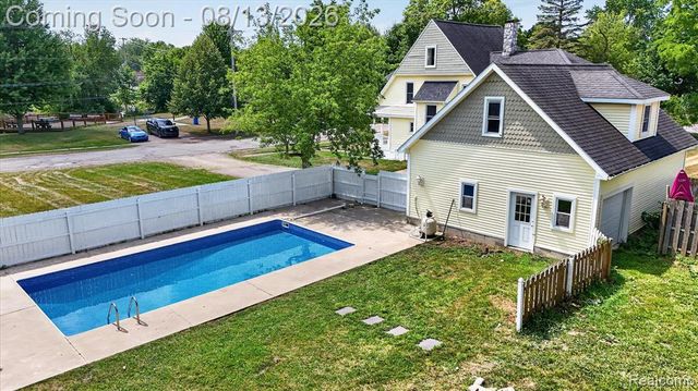 403 Ellen Street, Fenton, MI 48430