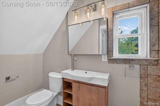 403 Ellen Street, Fenton, MI 48430