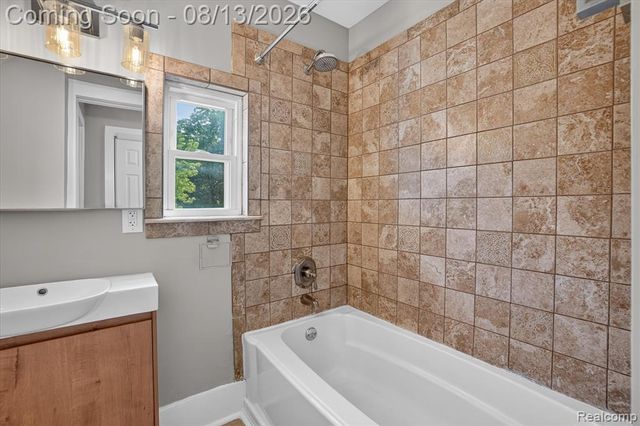 403 Ellen Street, Fenton, MI 48430