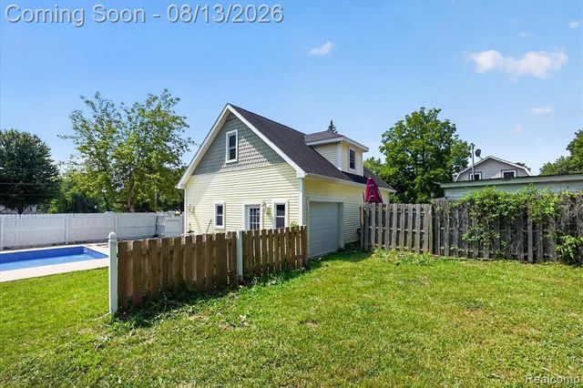 403 Ellen Street, Fenton, MI 48430