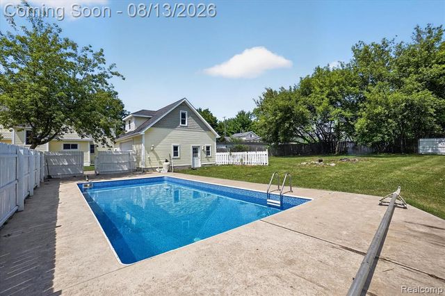 403 Ellen Street, Fenton, MI 48430