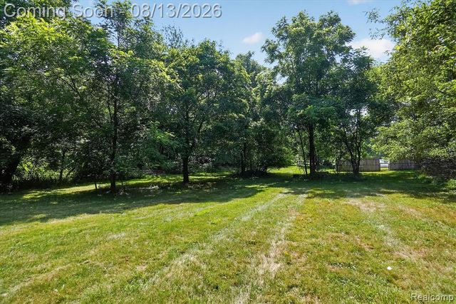 403 Ellen Street, Fenton, MI 48430