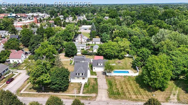 403 Ellen Street, Fenton, MI 48430