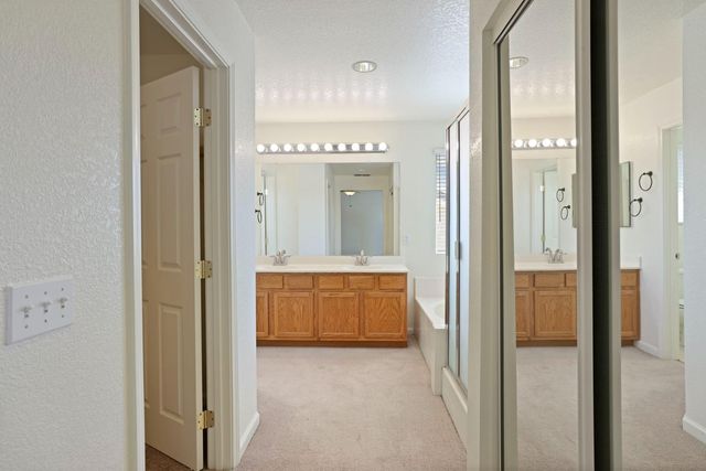 12999 Goldstone Ct, Lathrop, CA 95330