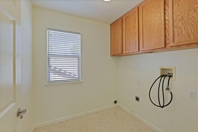 12999 Goldstone Ct, Lathrop, CA 95330