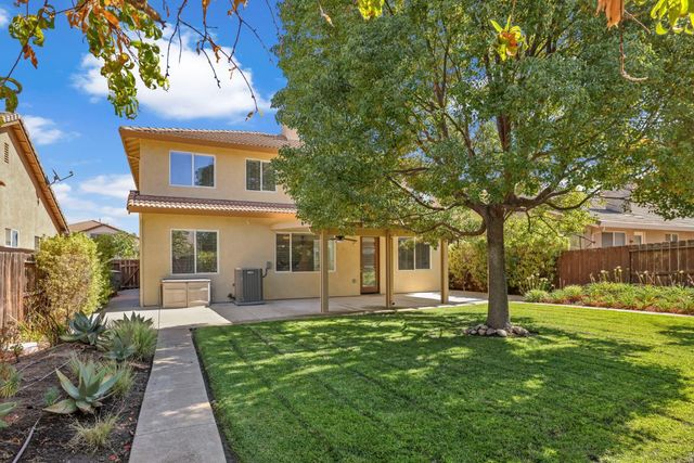 12999 Goldstone Ct, Lathrop, CA 95330