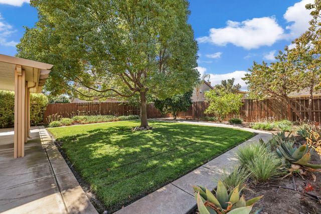 12999 Goldstone Ct, Lathrop, CA 95330