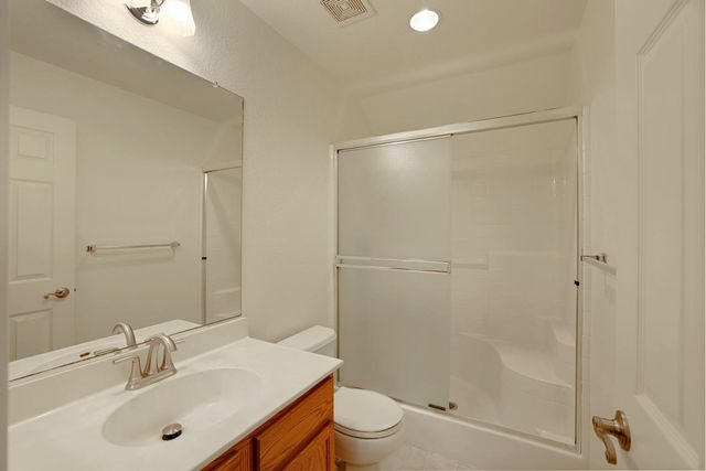 12999 Goldstone Ct, Lathrop, CA 95330
