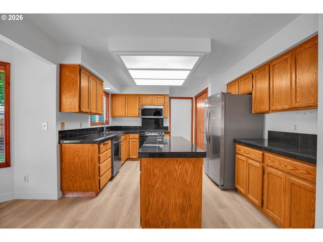 1510 Nw TOWLE Ter, Gresham, OR 97030