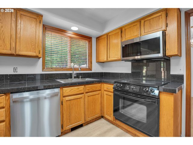 1510 Nw TOWLE Ter, Gresham, OR 97030
