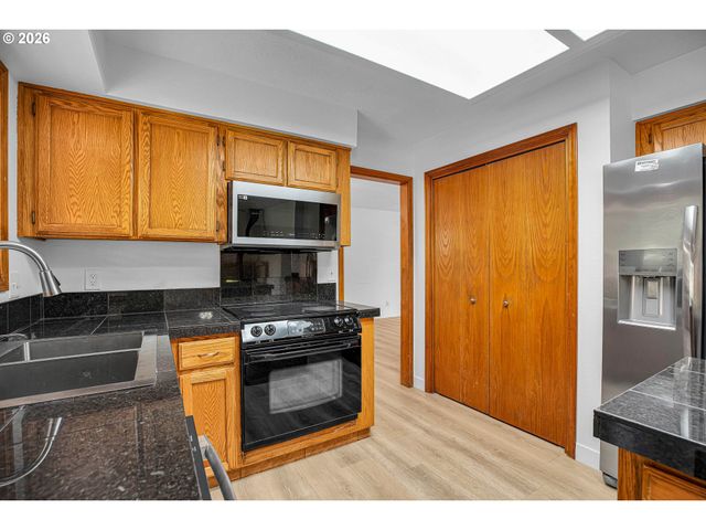 1510 Nw TOWLE Ter, Gresham, OR 97030