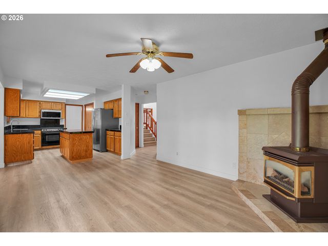 1510 Nw TOWLE Ter, Gresham, OR 97030
