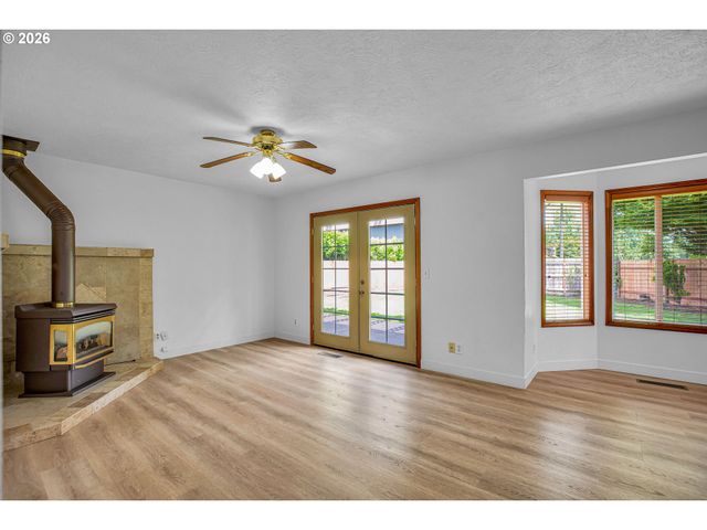 1510 Nw TOWLE Ter, Gresham, OR 97030
