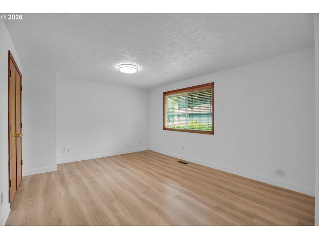 1510 Nw TOWLE Ter, Gresham, OR 97030