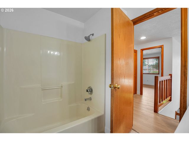 1510 Nw TOWLE Ter, Gresham, OR 97030