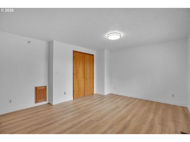 1510 Nw TOWLE Ter, Gresham, OR 97030