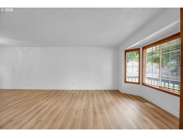 1510 Nw TOWLE Ter, Gresham, OR 97030